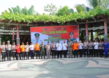 Polres Tanggamus Siap Hadapi Ancaman Bencana: 229 Personel Dikerahkan dalam Simulasi Tanggap Hidrometeorologi di Pantai Muara Indah