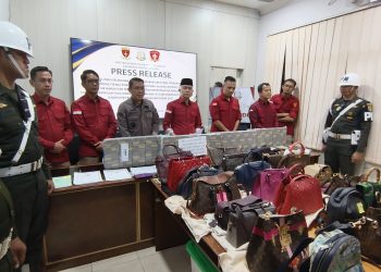 Bongkar Aset Mewah Mantan Bupati Pesawaran, Kejati Lampung Sita Mobil, Tas Branded, dan Emas Senilai Rp45 Miliar
