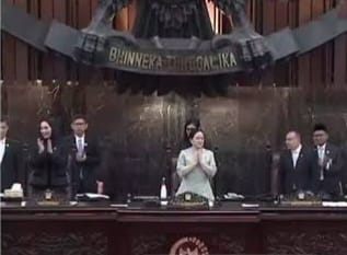 Momen Prabowo Tinggalkan Ruang Sidang Malah Picu Video Viral Diduga Dasco