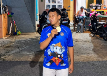 Terharu untuk Orang Tua, Sultoni Murid SMK Samudera Raih Emas di Kejuaraan Silat